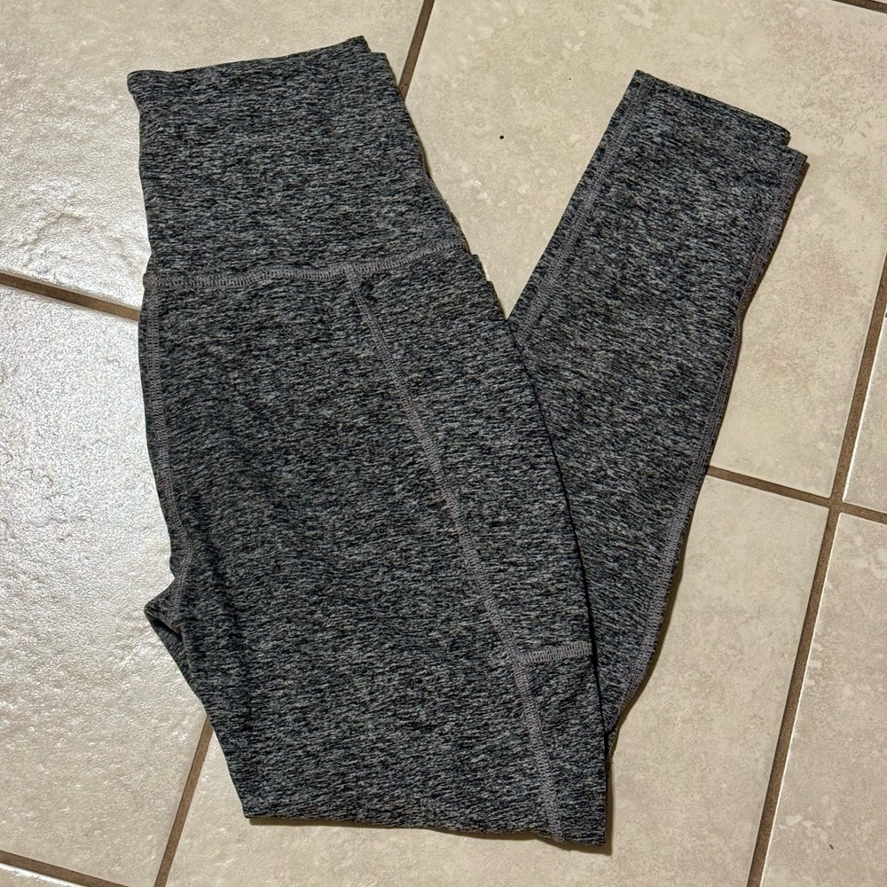 Beyond Yoga Black & Gray Heathered Leggings Sz M